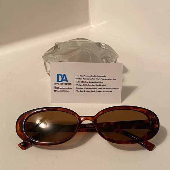 Cheetah Oval Sunglasses - Picture 3 of 6